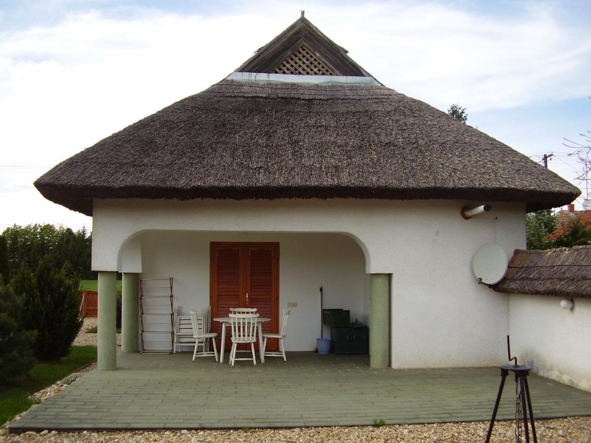 Csenye Vendeghaz Hotel Buitenkant foto