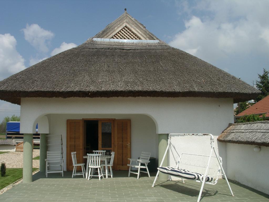 Csenye Vendeghaz Hotel Buitenkant foto